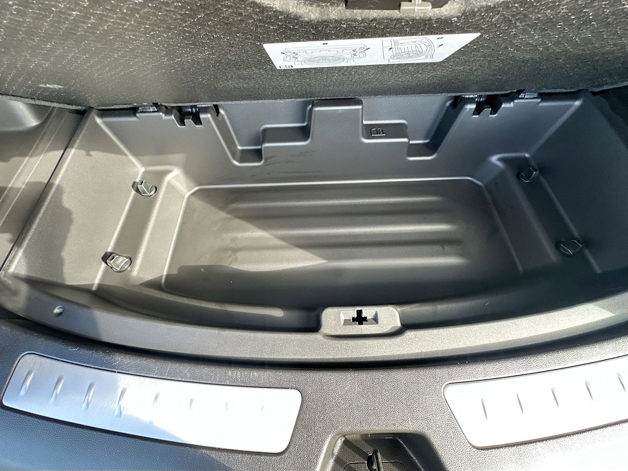 Used 2024 Buick Enclave Essence FWD image 32