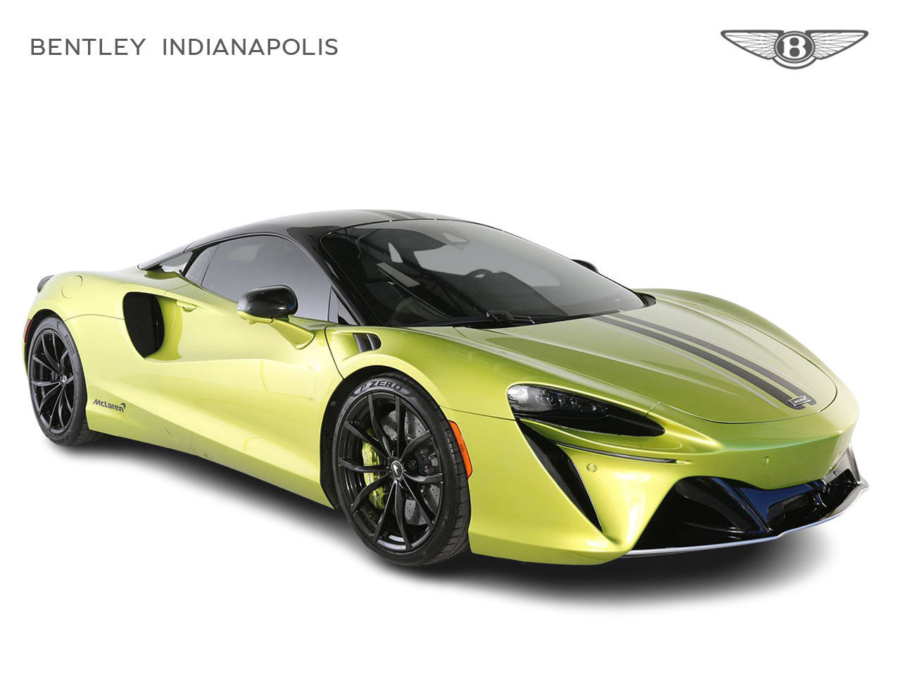 Used 2023 McLaren Artura RWD image 1