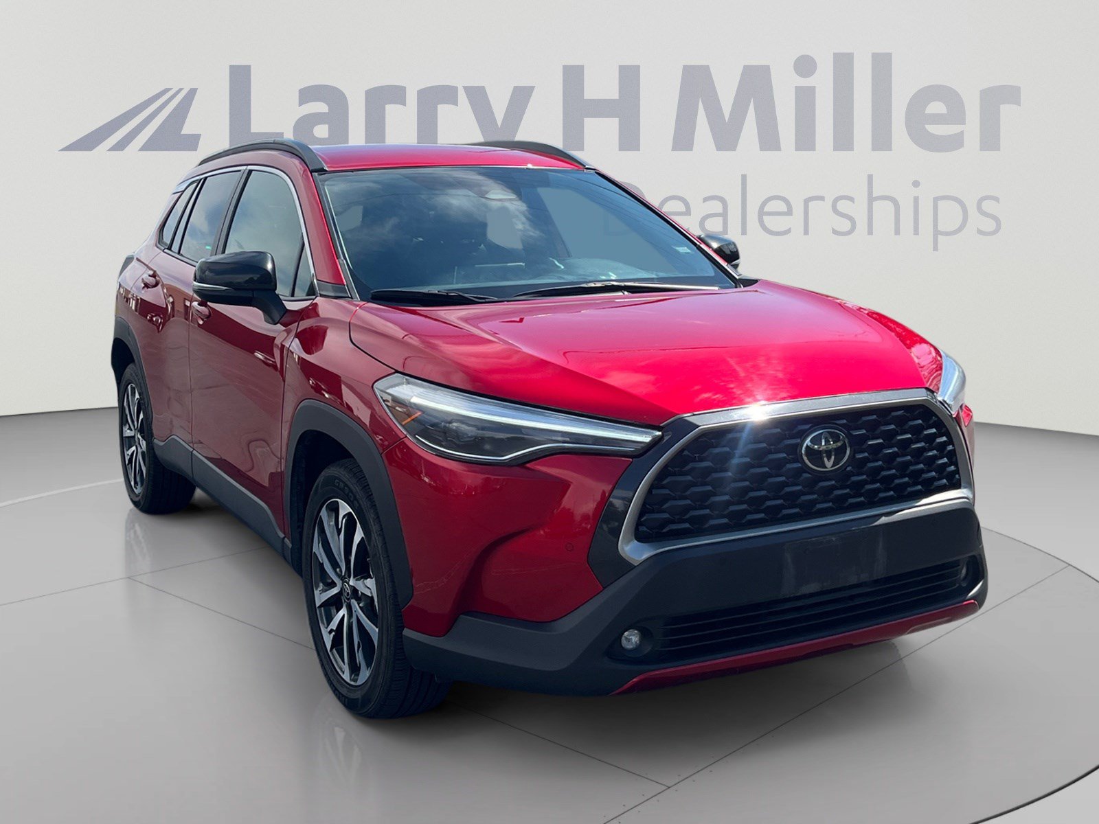 Used 2025 Toyota Corolla Cross XLE AWD/4WD image 7