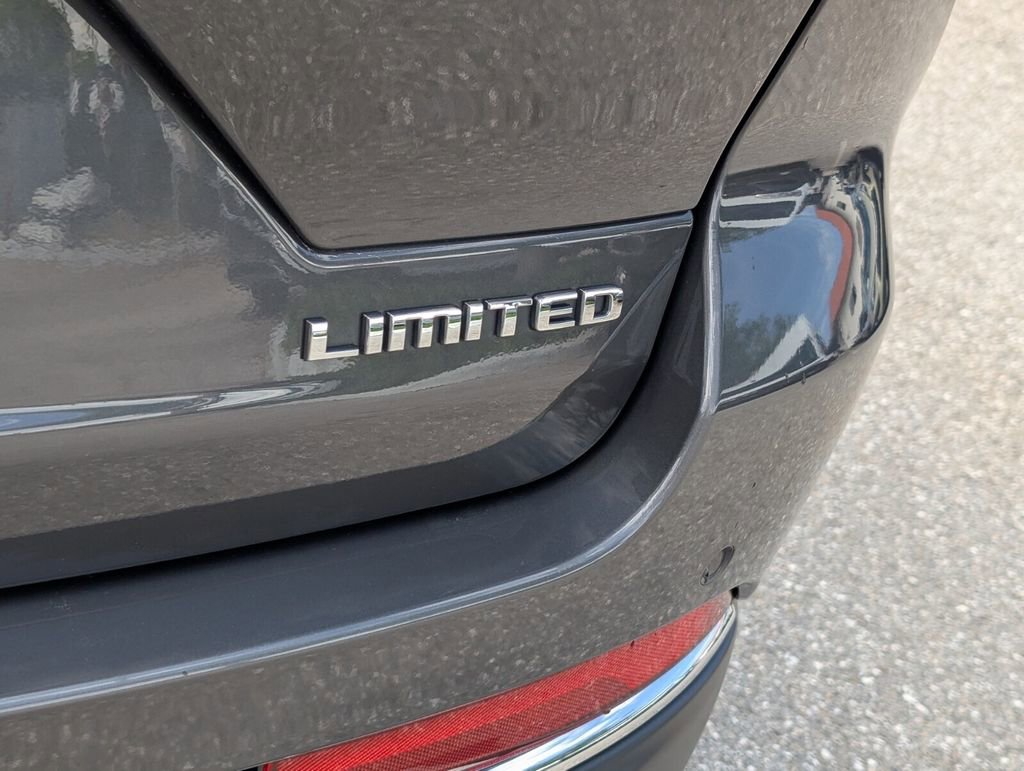 Certified 2024 Jeep Grand Cherokee Limited image 17