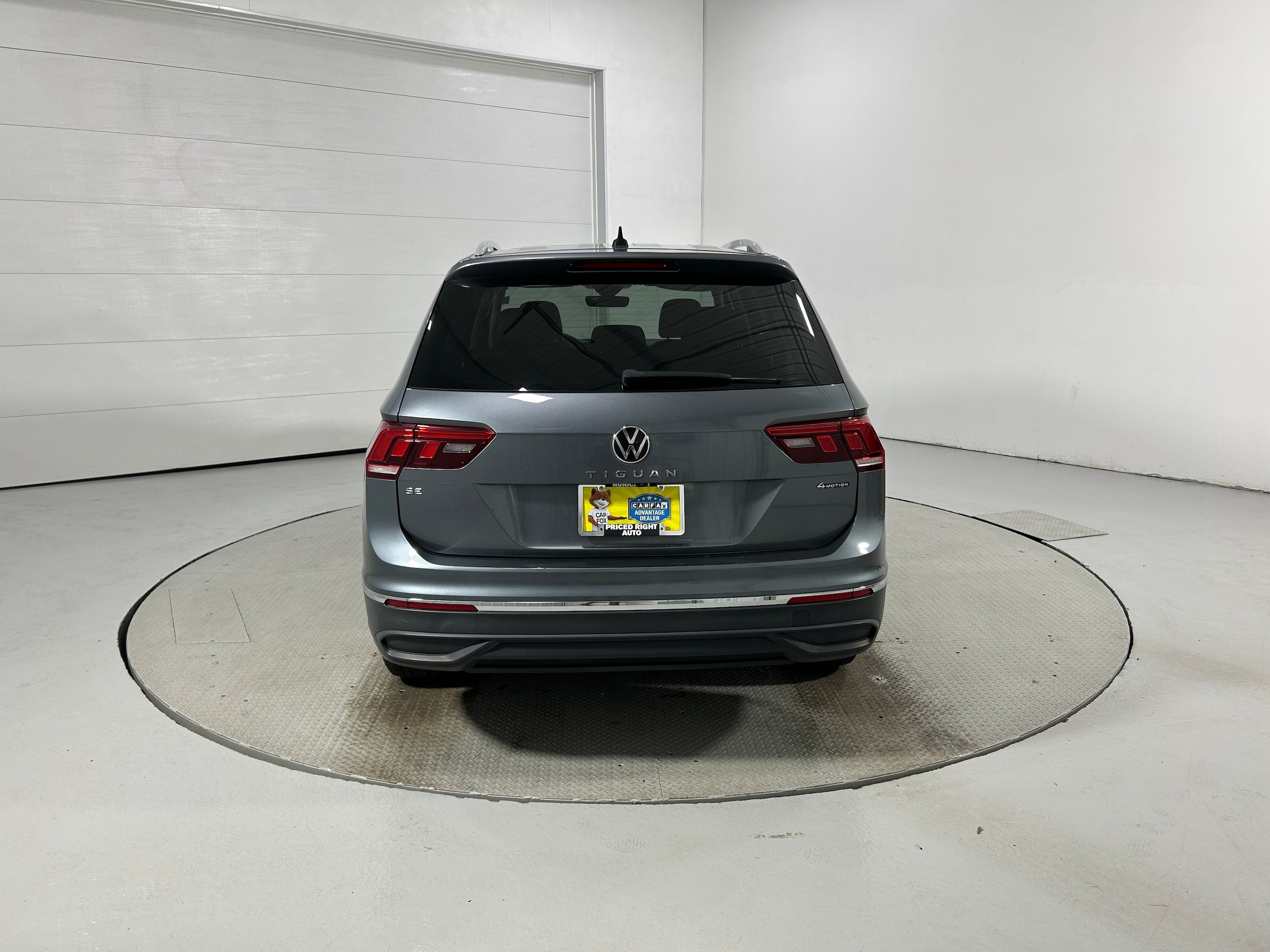 Used 2022 Volkswagen Tiguan SE AWD/4WD image 31