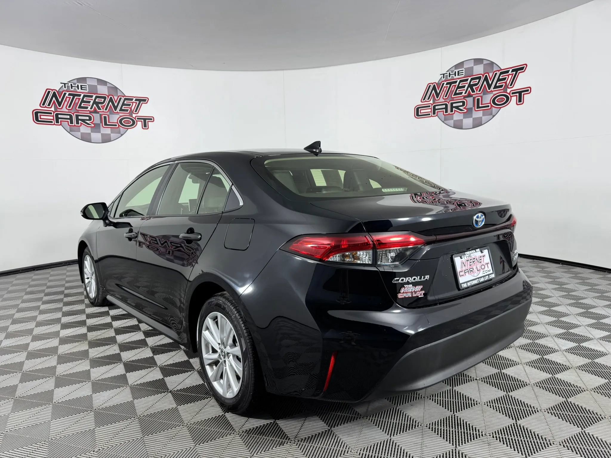 Used 2024 Toyota Corolla XLE FWD image 5