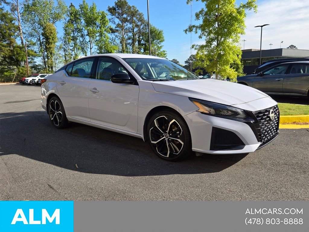 Used 2025 Nissan Altima 2.5 SR image 16