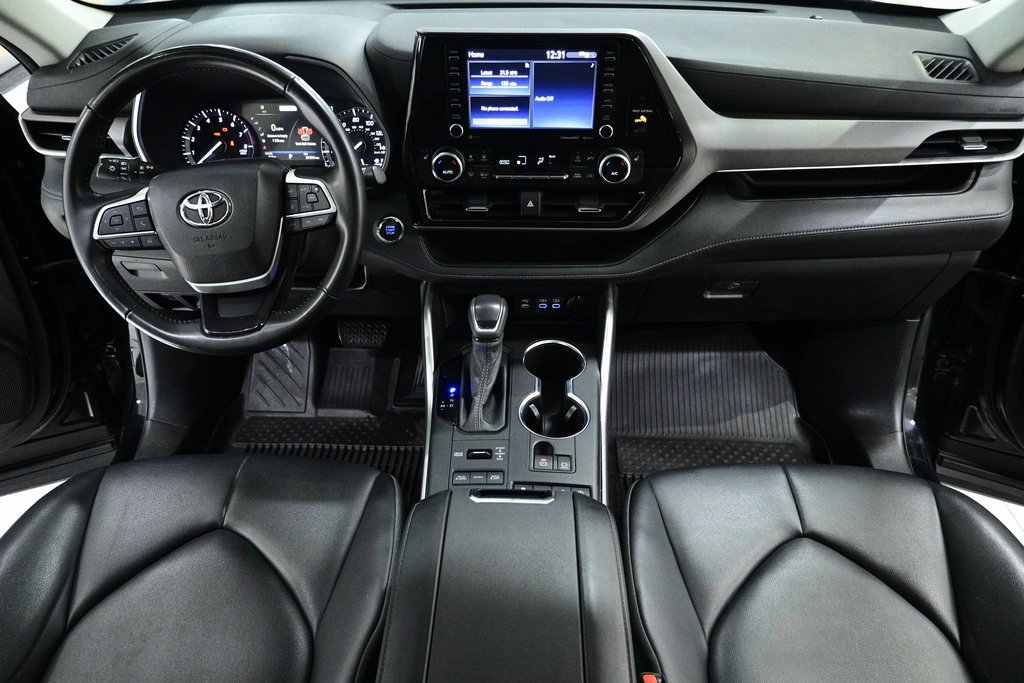 Used 2022 Toyota Highlander XLE image 13