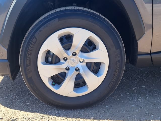 Used 2023 Toyota RAV4 LE AWD/4WD image 10
