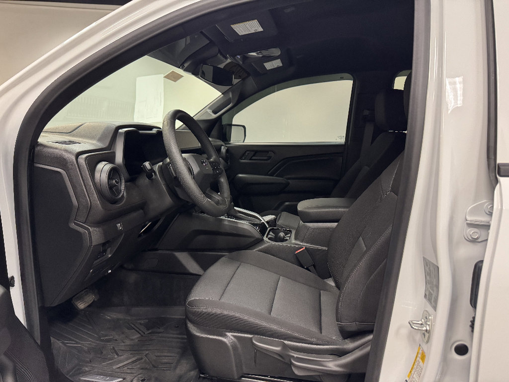 Used 2025 Chevrolet Colorado Trail Boss w/ Midnight Edition AWD/4WD image 23