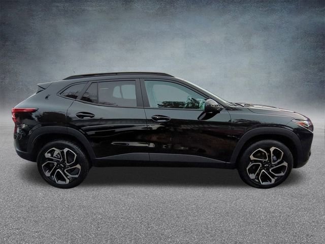 Certified 2024 Chevrolet Trax RS w/ Driver Confidence Package image 10