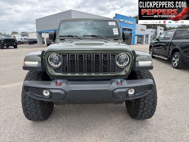 Used 2024 Jeep Gladiator Rubicon AWD/4WD image 5