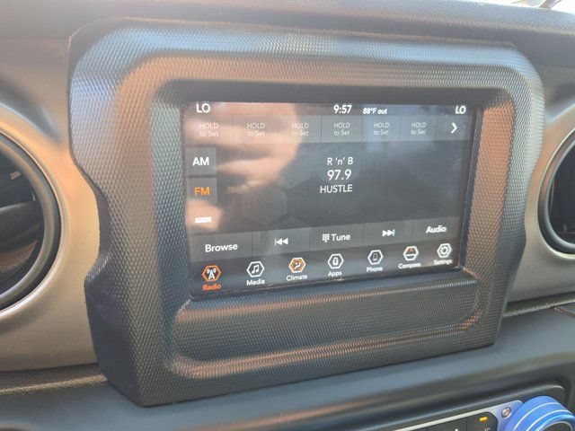 Used 2018 Jeep Wrangler Unlimited Sport S AWD/4WD image 20