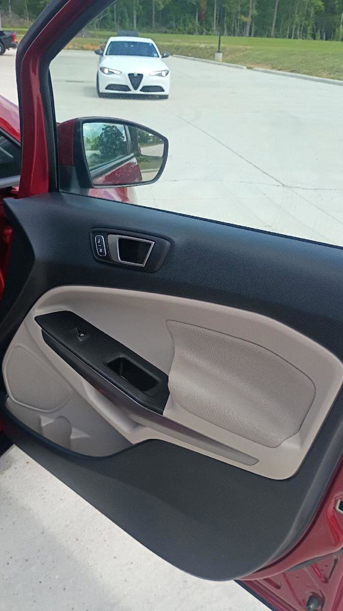 Used 2021 Ford EcoSport SE image 19