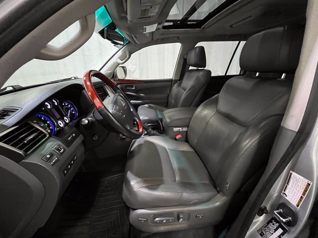 Used 2009 Lexus LX 570 4WD w/ Preferred Accessory Pkg image 11