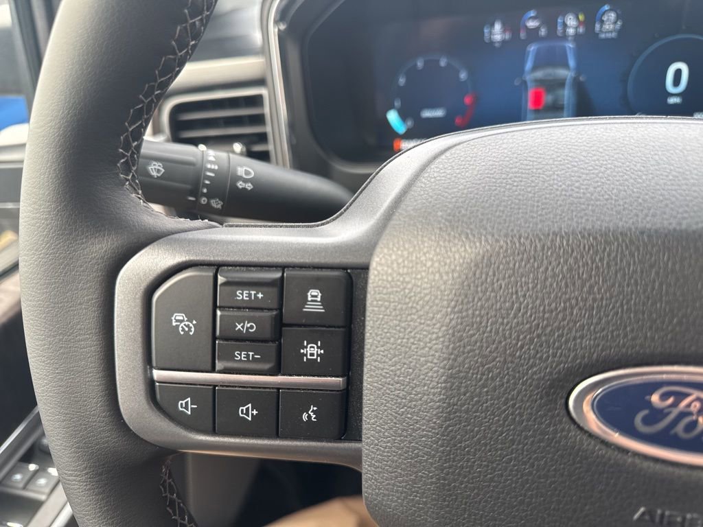 Used 2025 Ford F350 Lariat w/ Lariat Ultimate Package AWD/4WD image 18