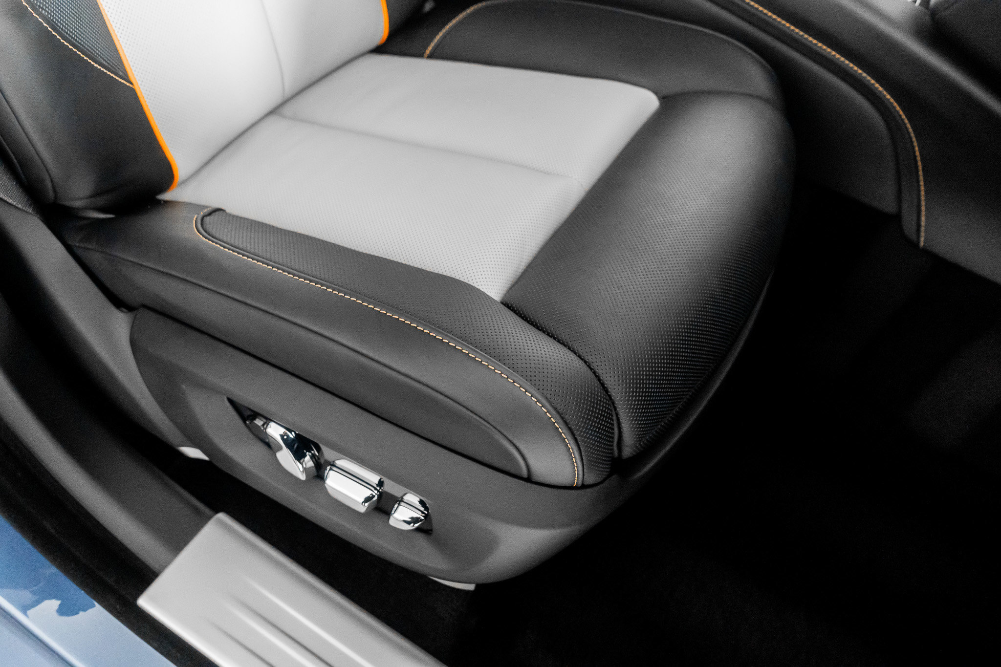 Used 2024 Rolls-Royce Ghost Black Badge w/ Black Badge Ghost Package image 31