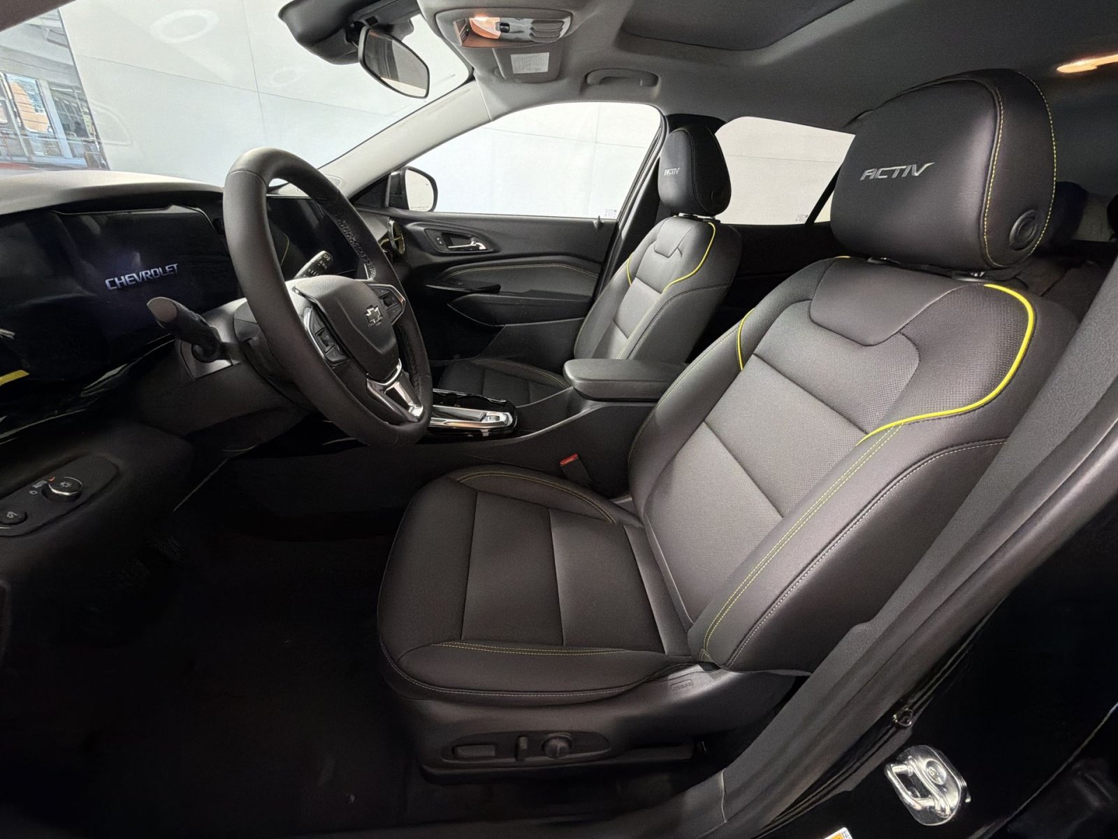 New 2026 Chevrolet Trax ACTIV w/ Sunroof Package FWD image 13