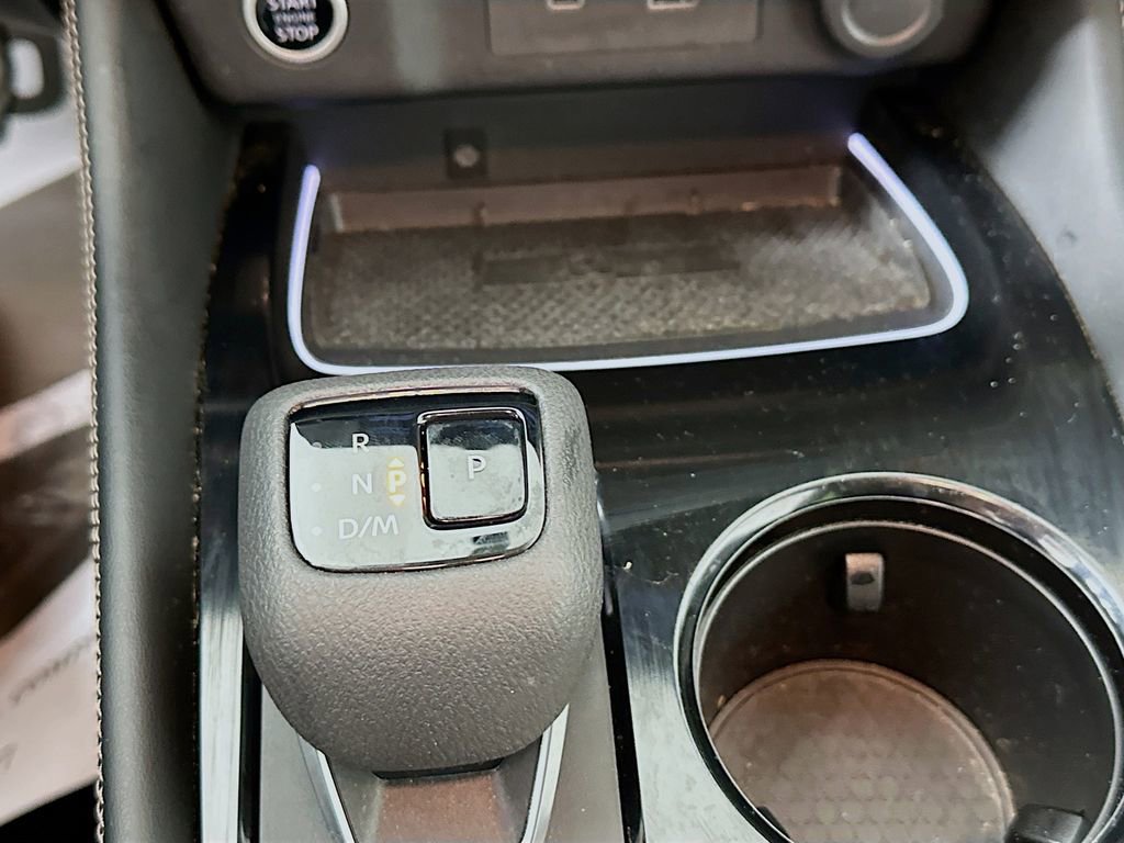 Used 2023 Nissan Rogue Platinum w/ Platinum Premium Package image 16