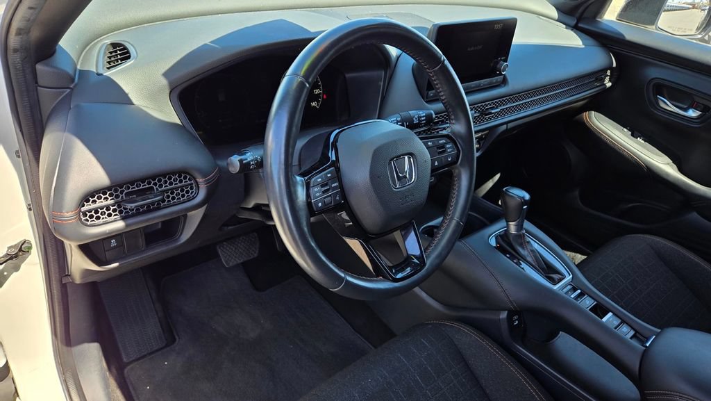 Used 2024 Honda HR-V Sport image 9