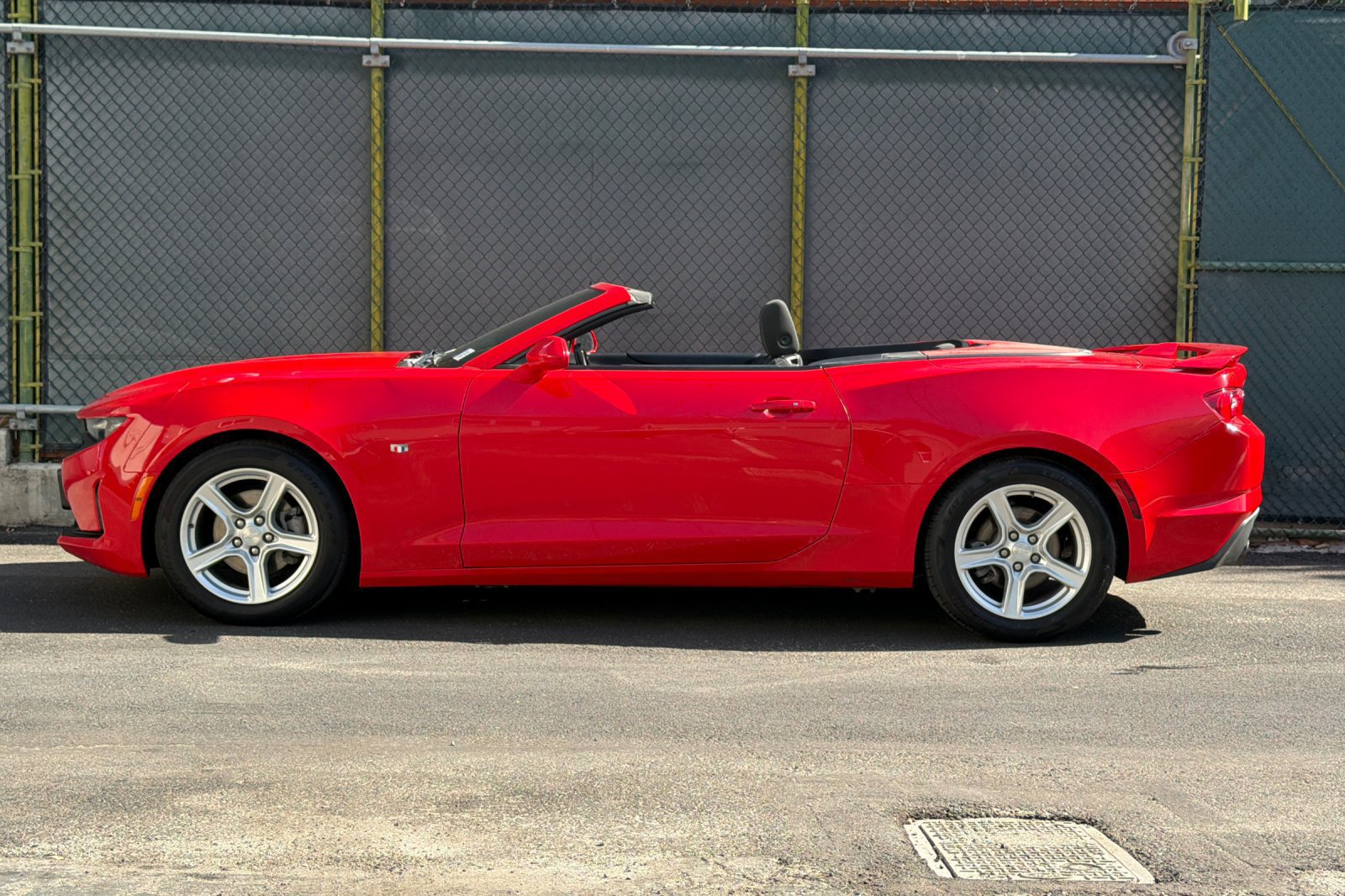 Used 2023 Chevrolet Camaro LT RWD image 7