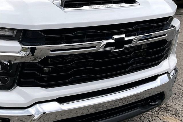 Used 2024 Chevrolet Silverado 3500 LT w/ Convenience Package image 34