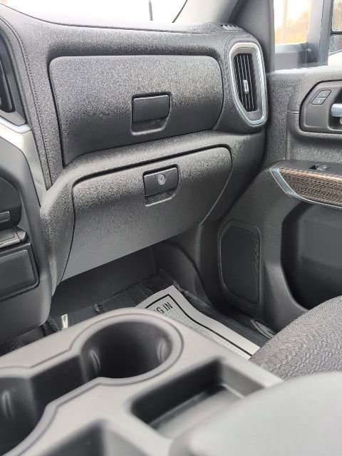 Used 2022 Chevrolet Silverado 2500 LT w/ Convenience Package image 24