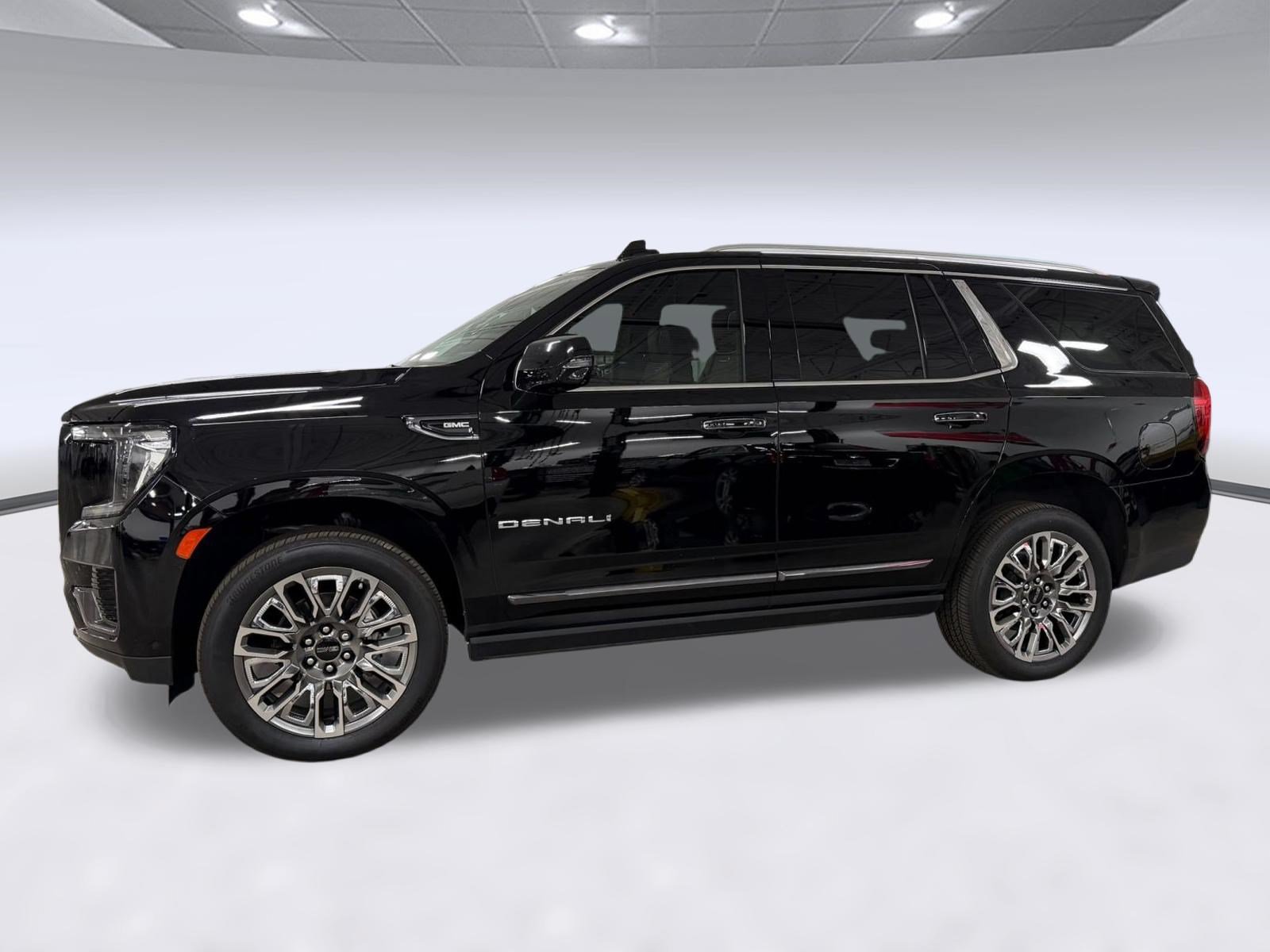 Used 2023 GMC Yukon Denali Ultimate AWD/4WD image 2