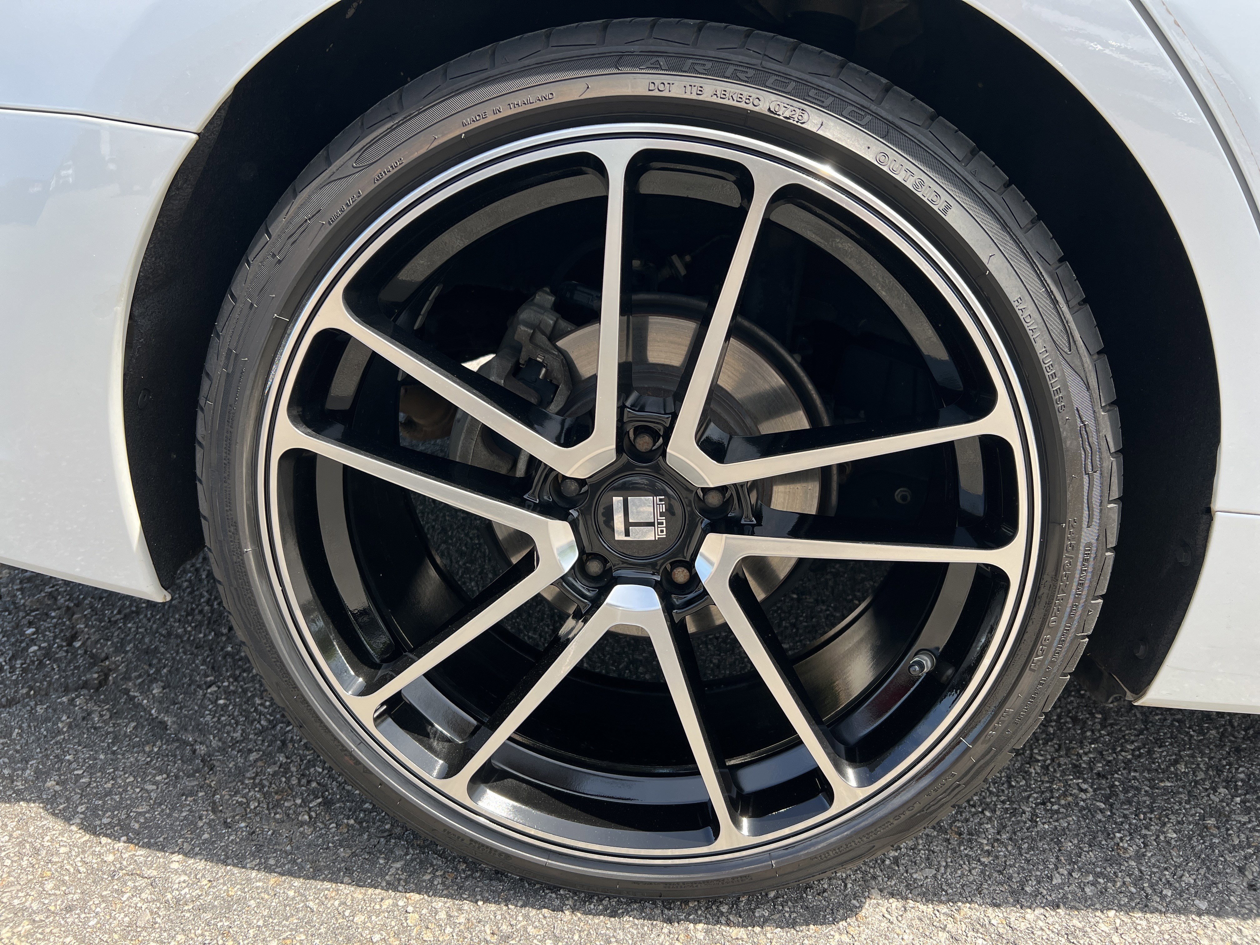 Used 2019 Toyota Avalon Touring FWD image 33