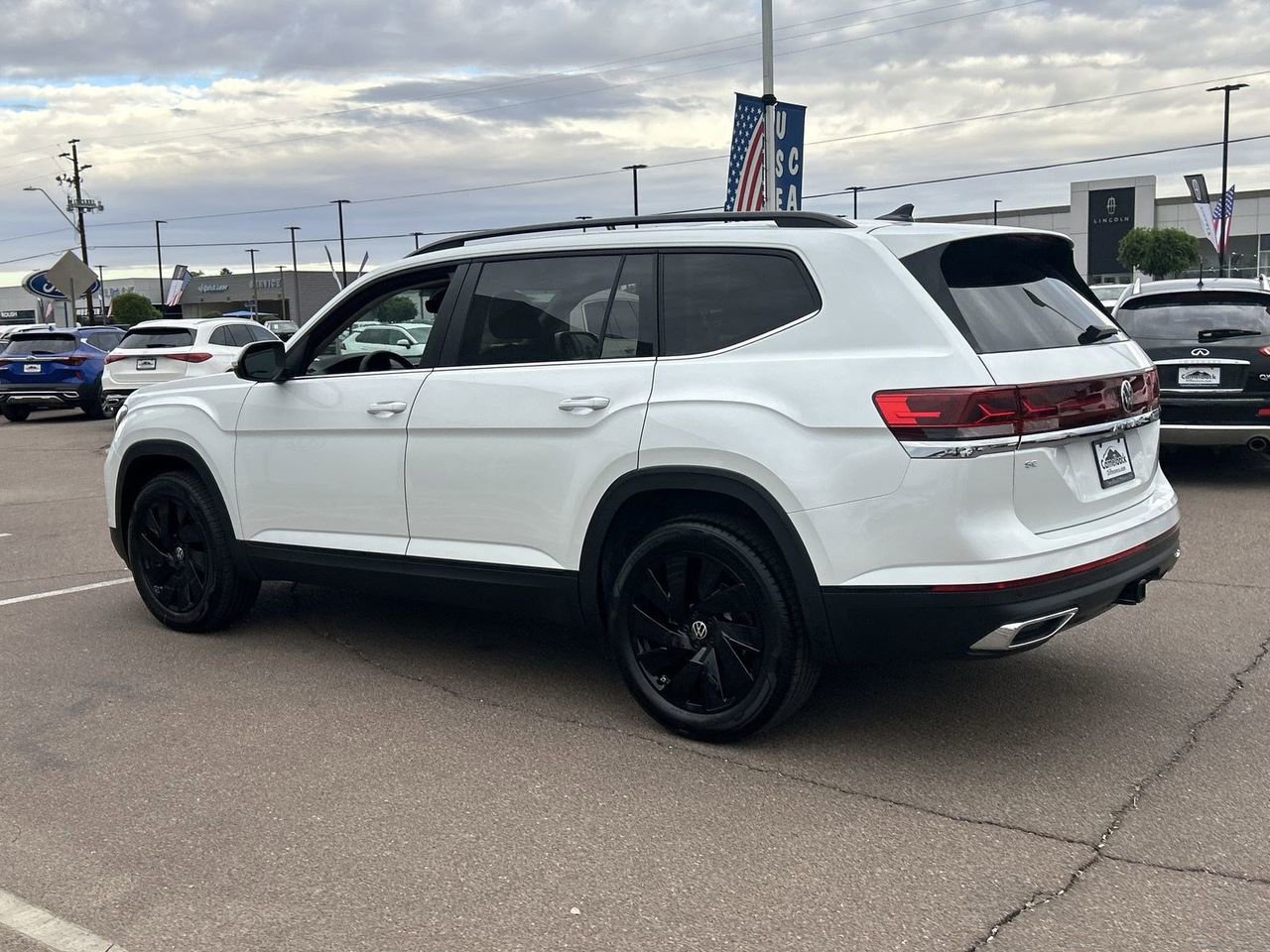 New 2026 Volkswagen Atlas SE image 4