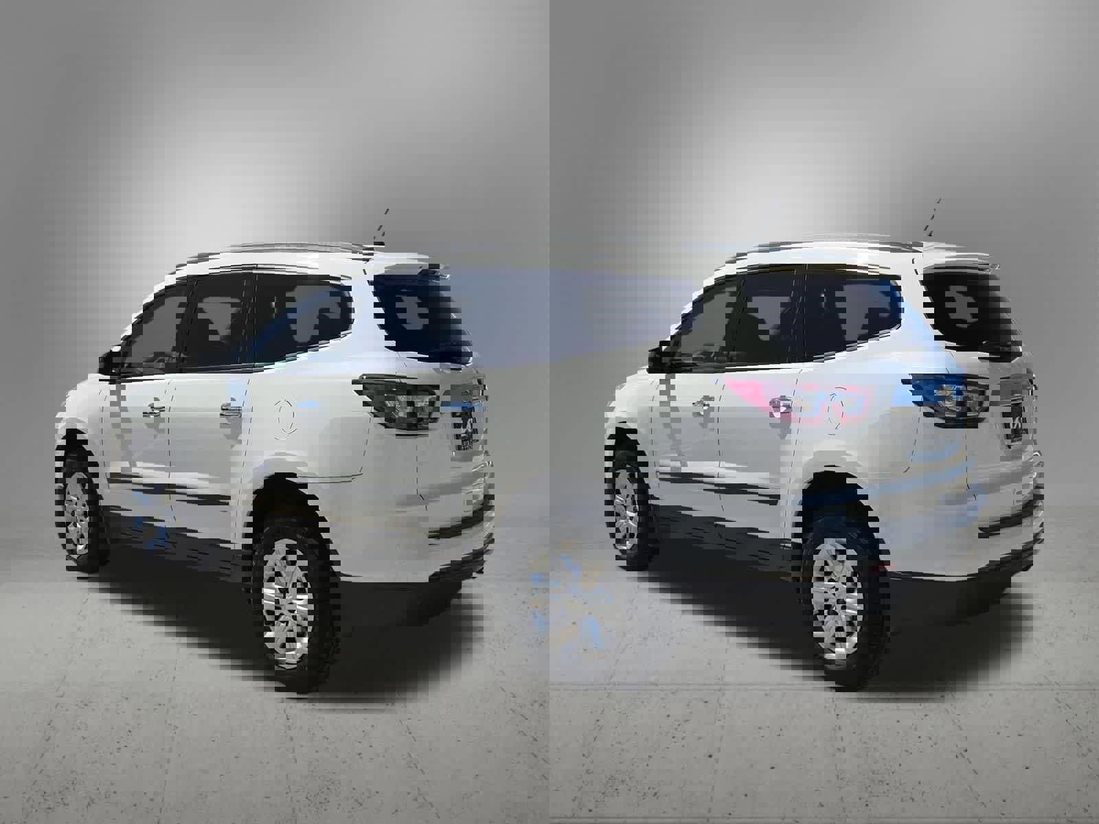 Used 2015 Chevrolet Traverse LS FWD image 4