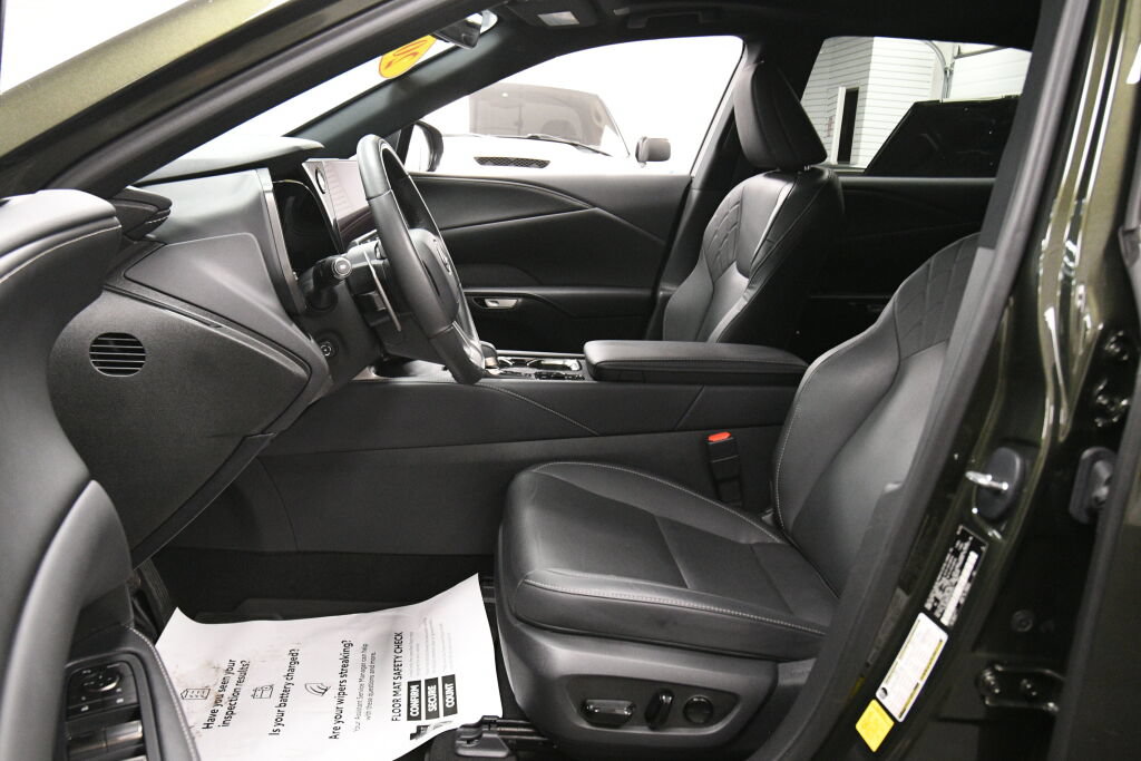 Used 2023 Lexus RX 350 Premium w/ Accessory Package AWD/4WD image 10