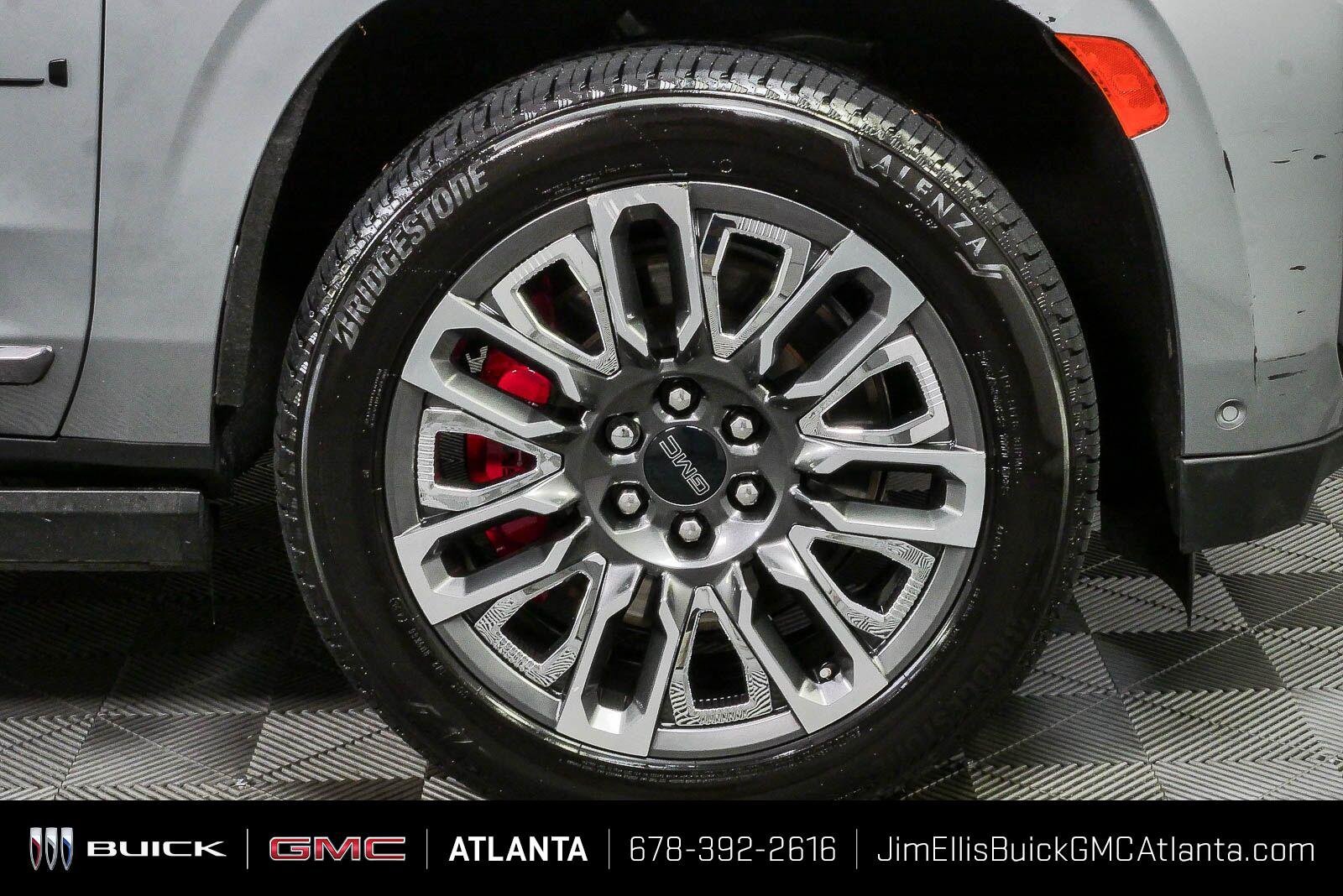 Certified 2023 GMC Yukon Denali Ultimate w/ LPO, Floor Liner Package AWD/4WD image 41
