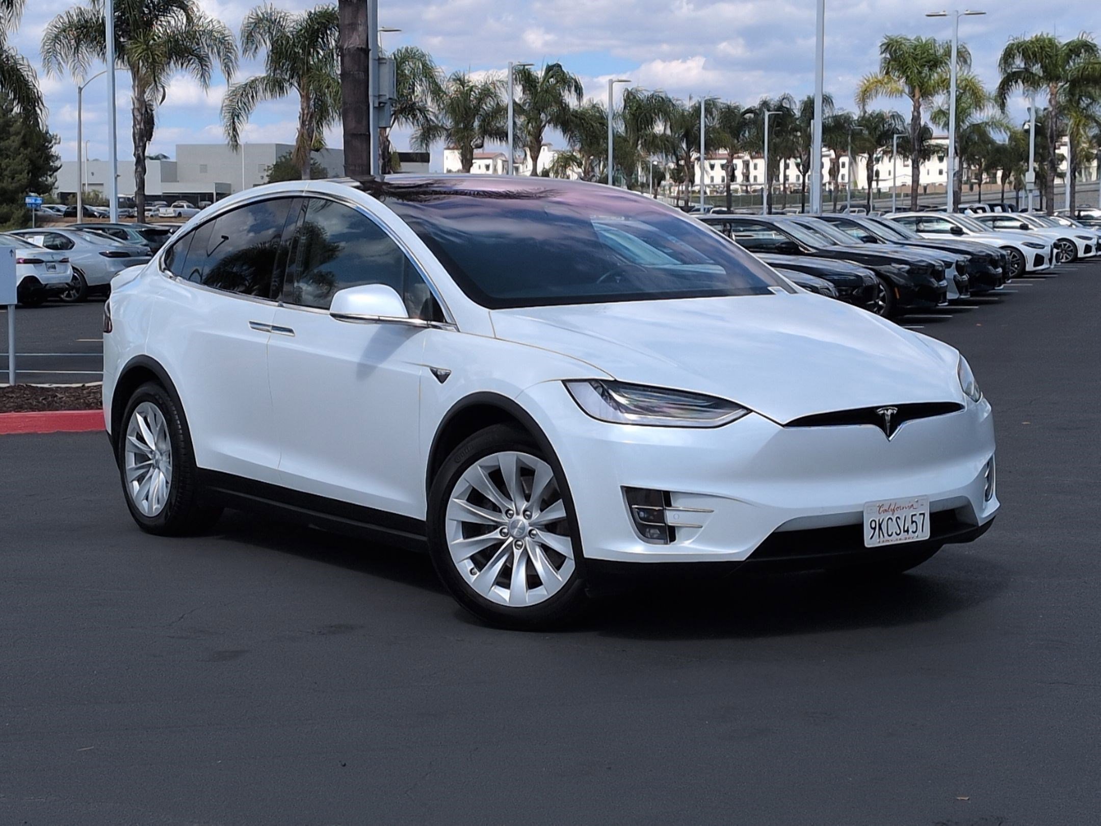 Used 2020 Tesla Model X Long Range image 2