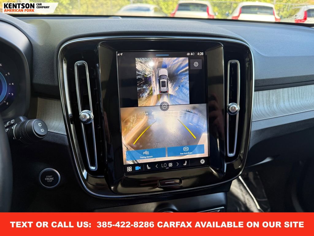 Used 2025 Volvo XC40 B5 Plus image 24