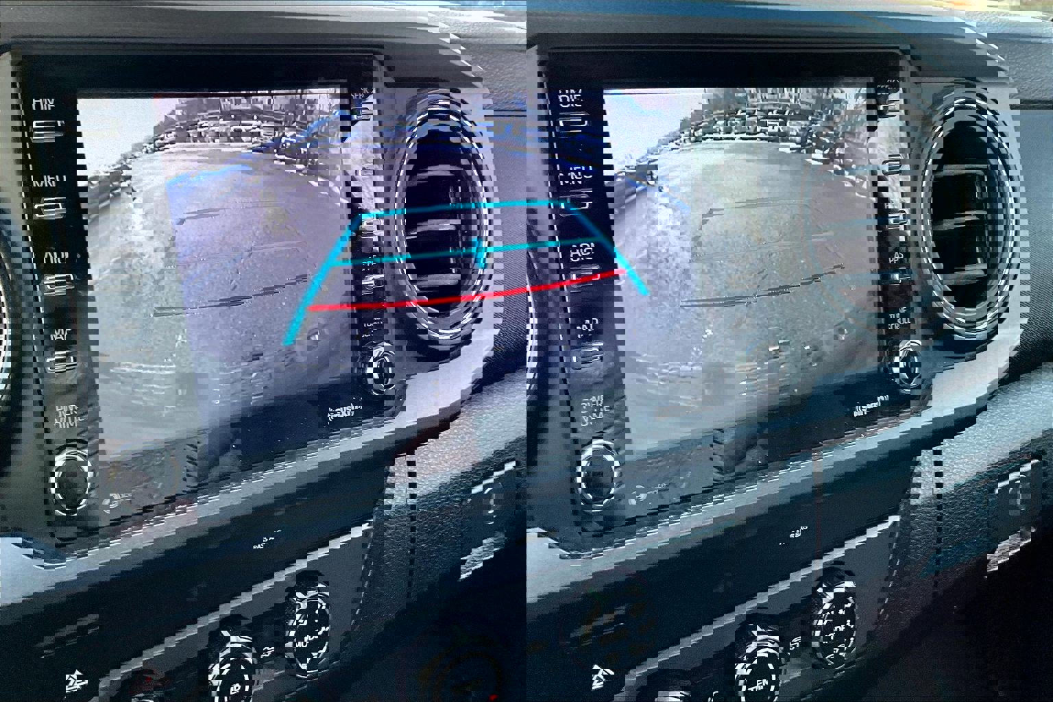 Used 2020 Toyota Tacoma TRD Off-Road w/ Technology Package image 20