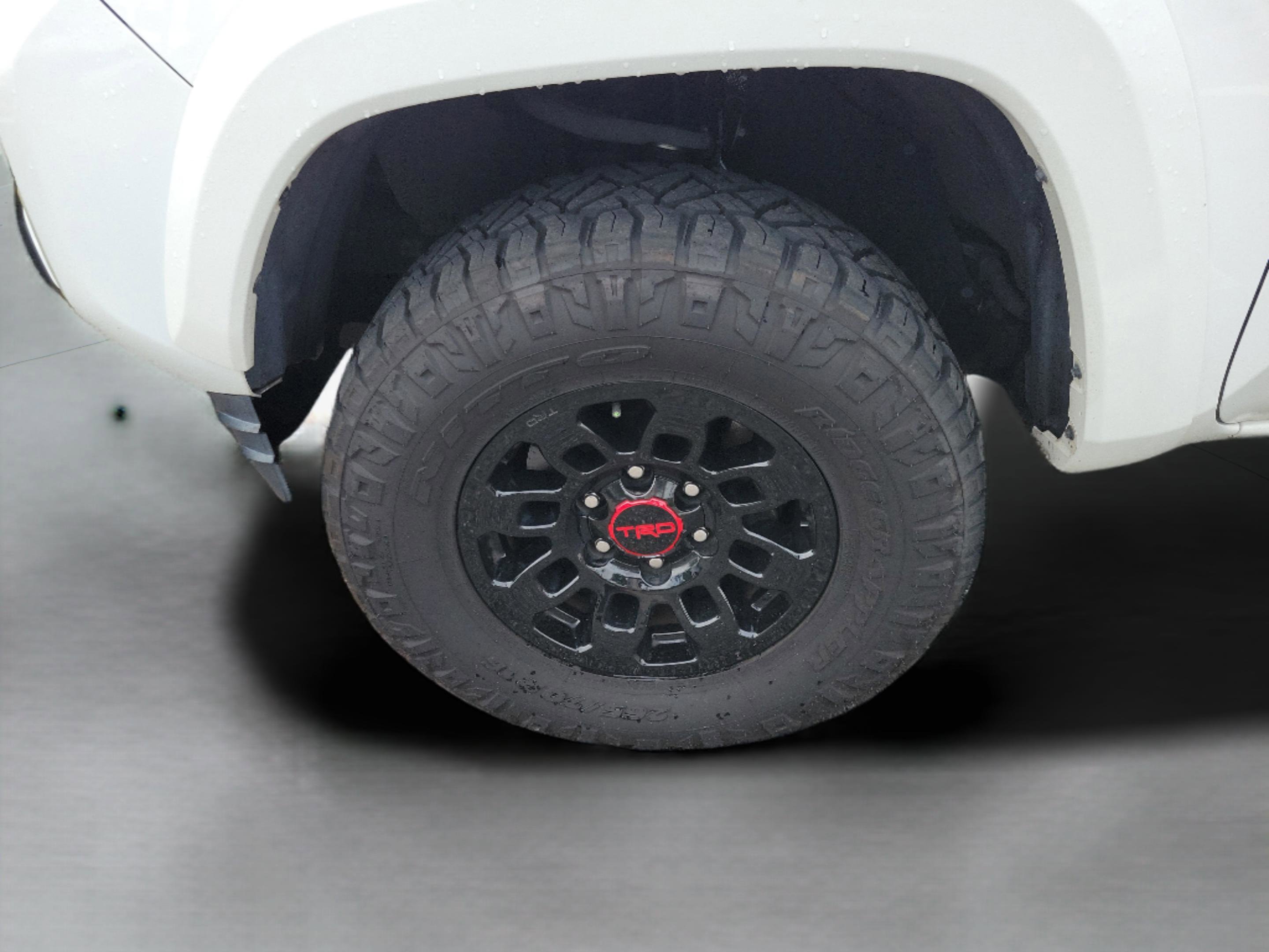 Used 2021 Toyota Tacoma SR5 AWD/4WD image 30