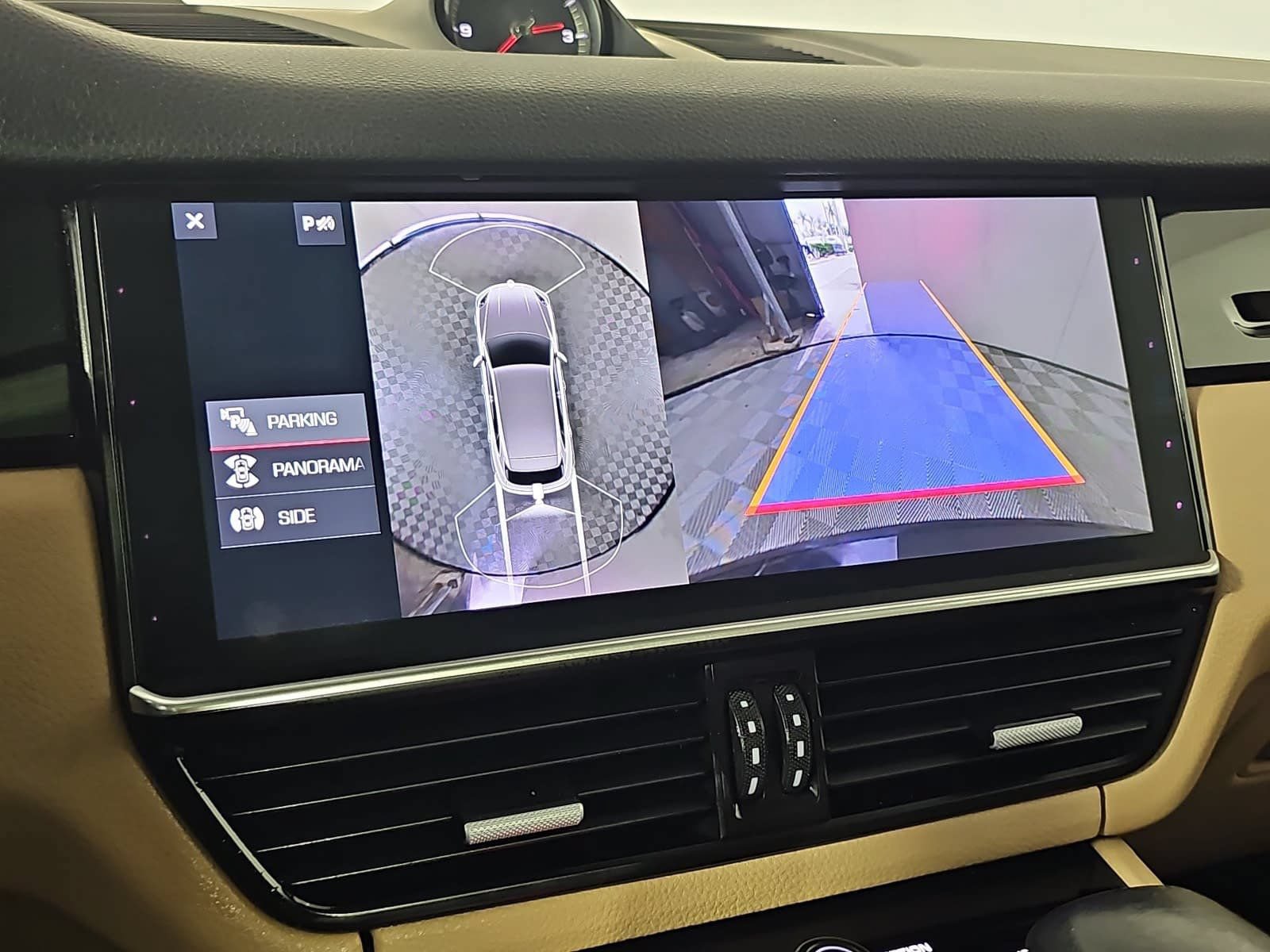 Used 2019 Porsche Cayenne w/ Premium Plus Package AWD/4WD image 22