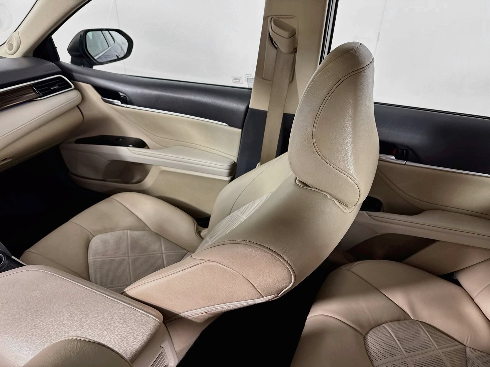 Used 2018 Toyota Camry XLE w/ Audio Package FWD image 20