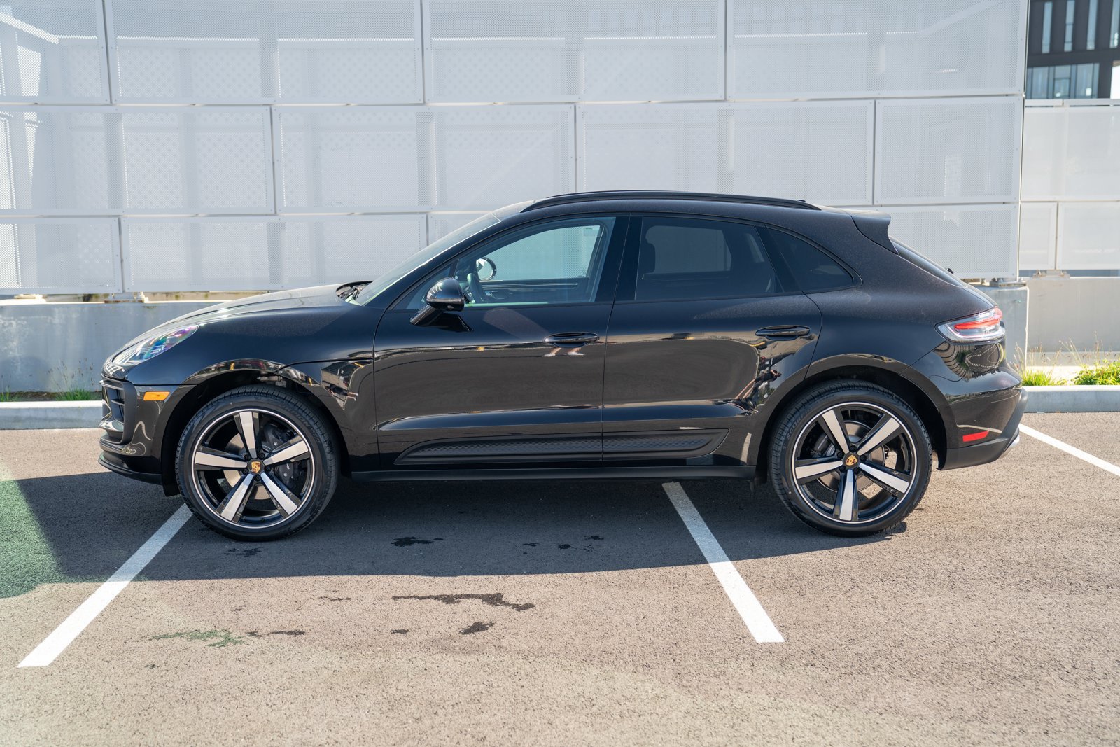 New 2026 Porsche Macan AWD/4WD image 2