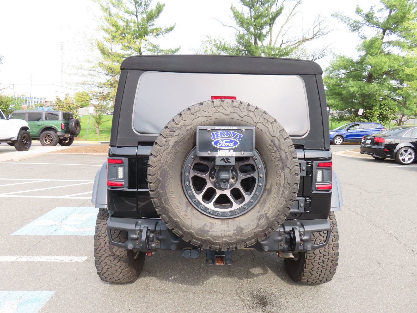 Used 2022 Jeep Wrangler Unlimited Rubicon w/ Xtreme Recon 35" Tire Package image 6