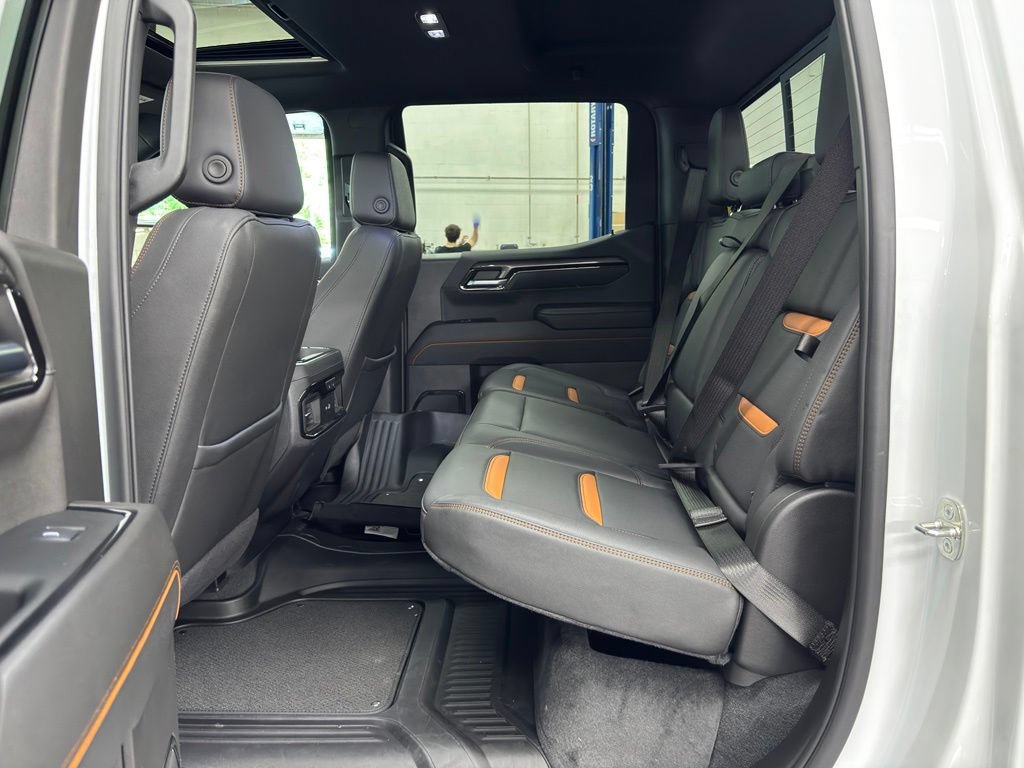 Used 2024 GMC Sierra 1500 AT4 w/ Technology Package AWD/4WD image 15