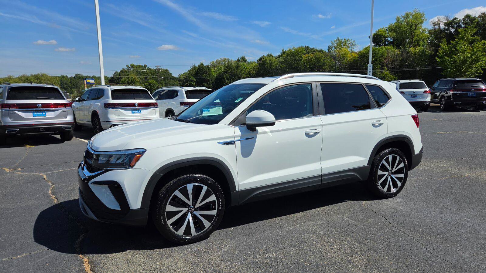 Certified 2023 Volkswagen Taos SE w/ Panoramic Sunroof Package FWD image 10