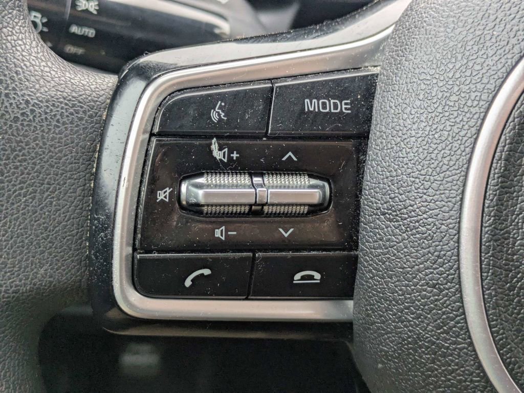 Used 2021 Kia Sorento LX image 24