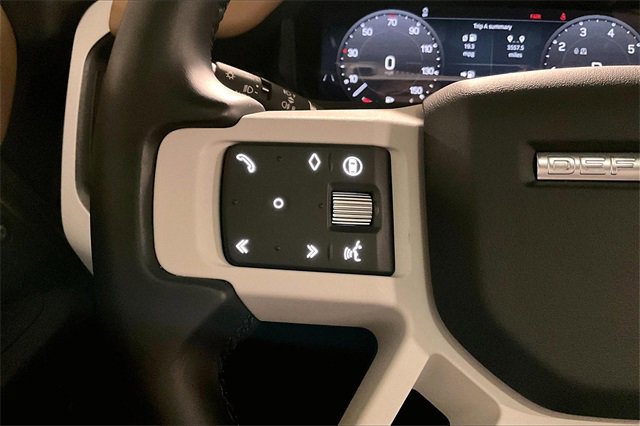 Used 2025 Land Rover Defender 110 S image 20
