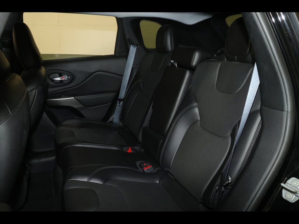 Used 2021 Jeep Cherokee Limited image 30