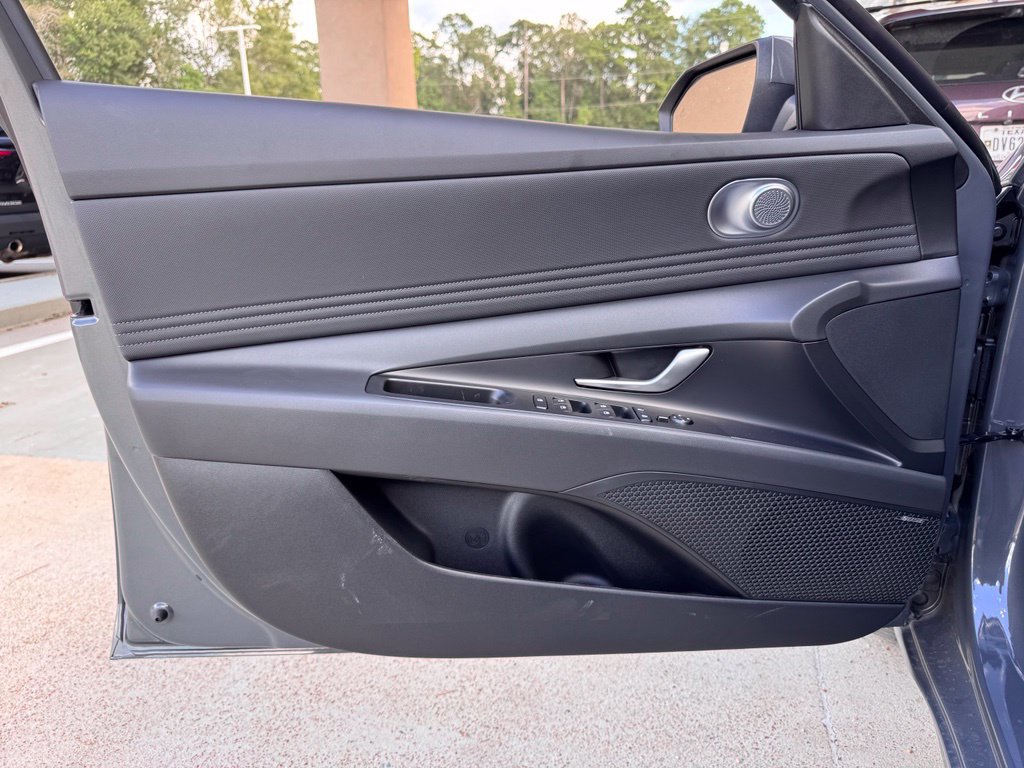 New 2026 Hyundai Elantra Limited FWD image 22