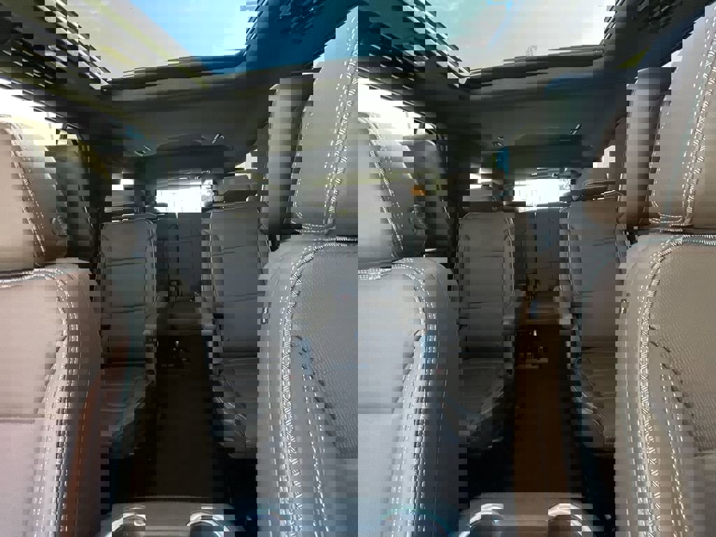 Certified 2024 Chevrolet Tahoe High Country w/ Advanced Technology Package image 20