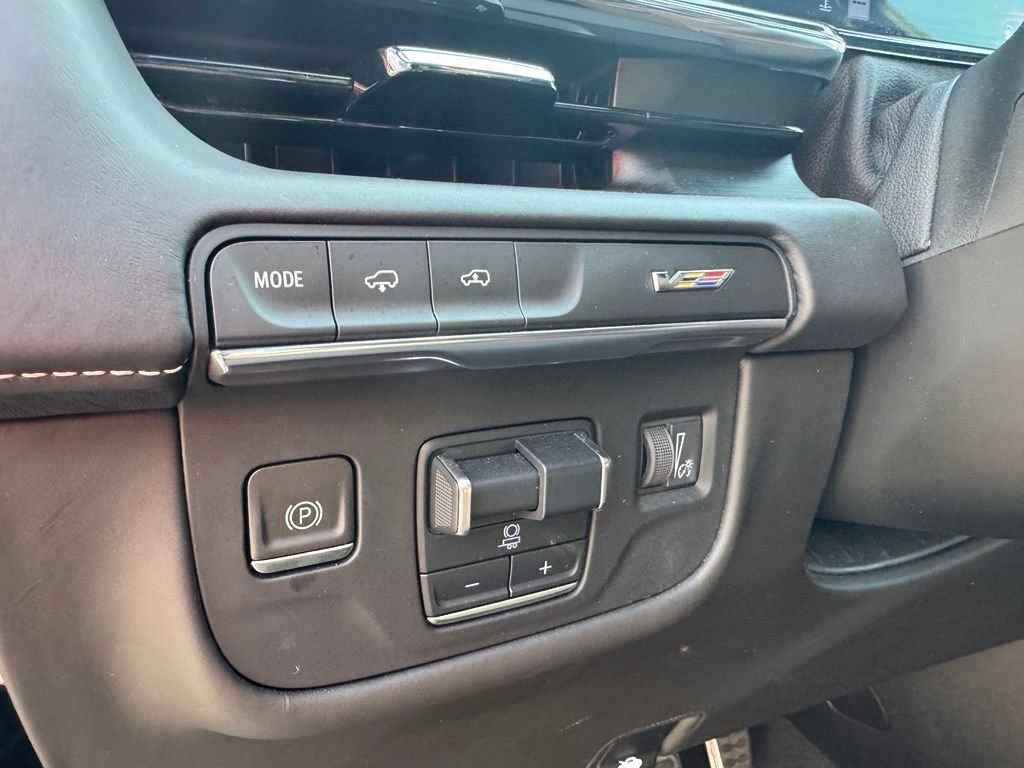 Certified 2023 Cadillac Escalade V AWD/4WD image 17