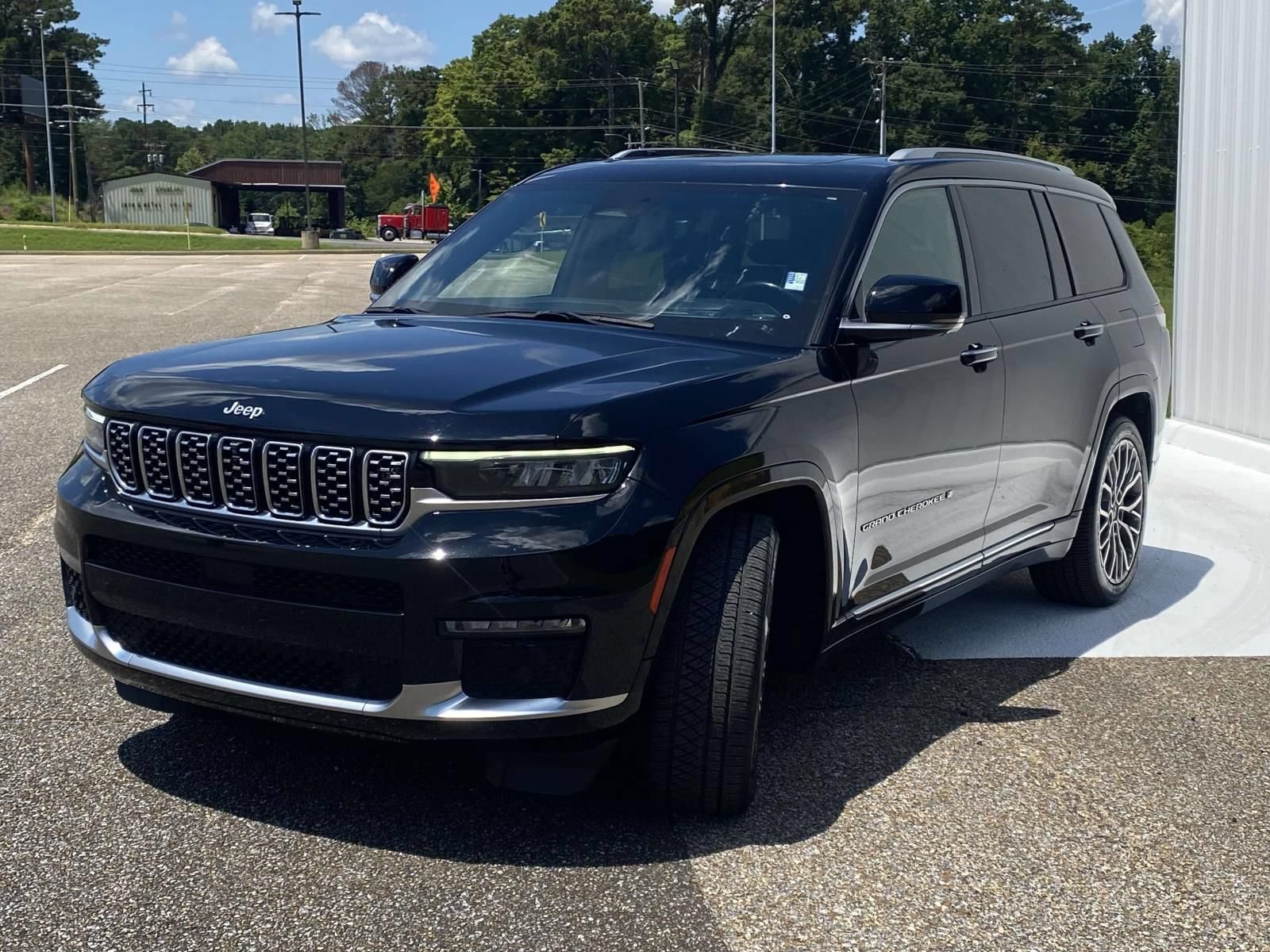 Used 2021 Jeep Grand Cherokee L Summit AWD/4WD image 3