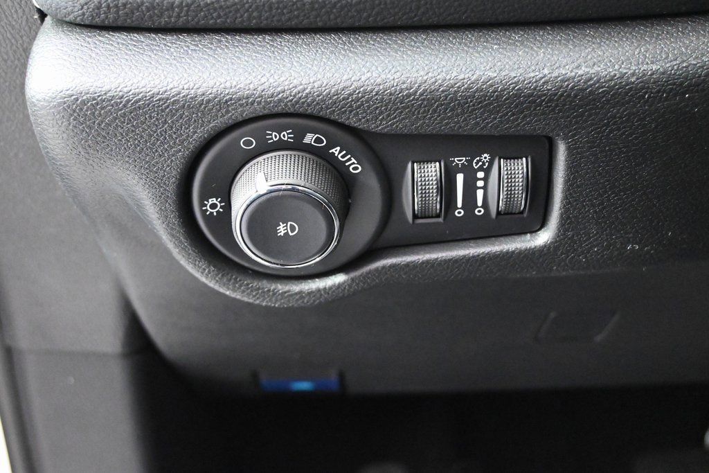 New 2026 Chrysler Pacifica Select image 25