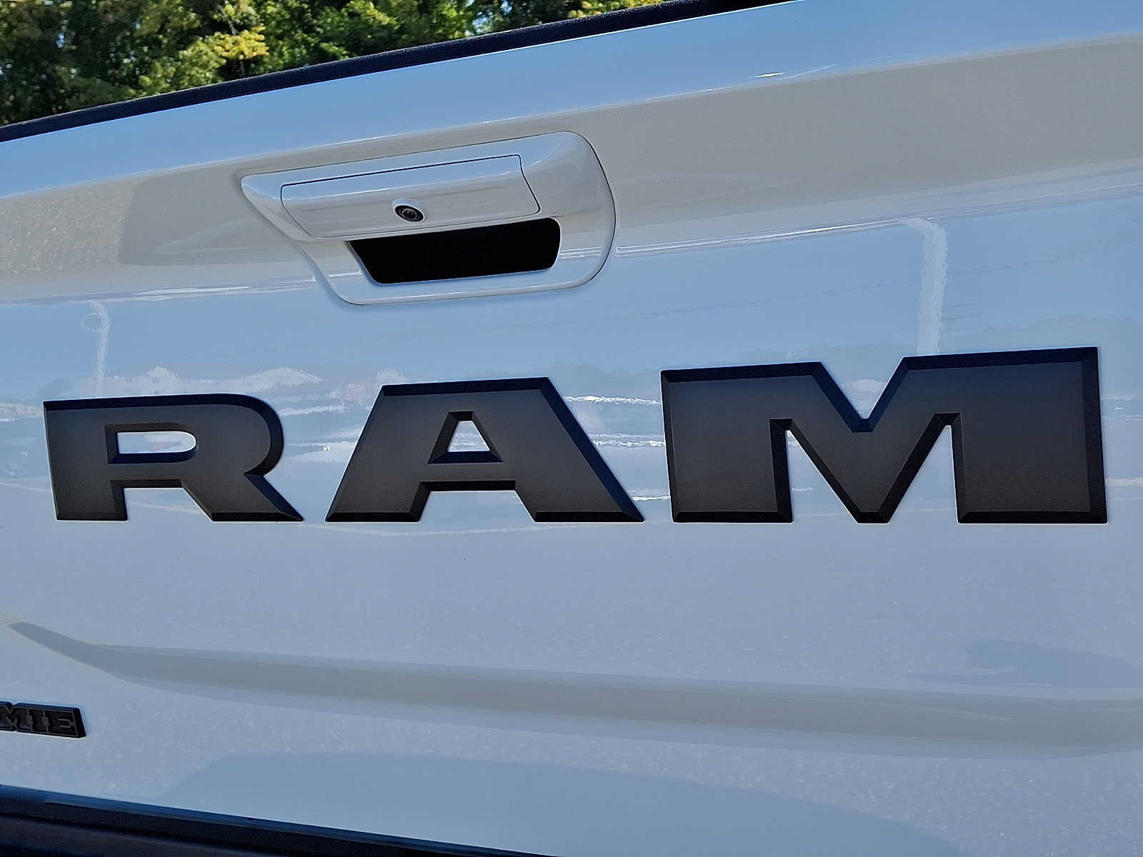 Used 2026 RAM 2500 Laramie AWD/4WD image 32
