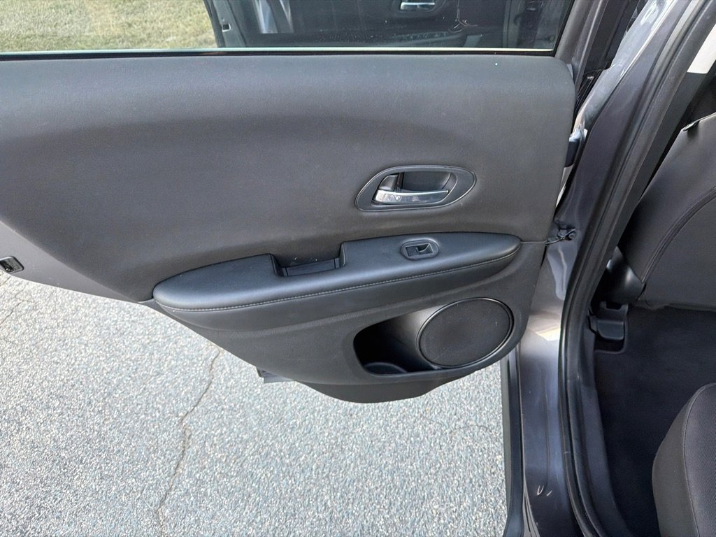 Used 2018 Honda HR-V LX image 30