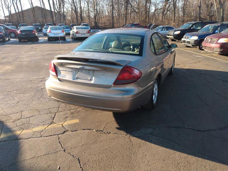 Used 2004 Ford Taurus SES image 5